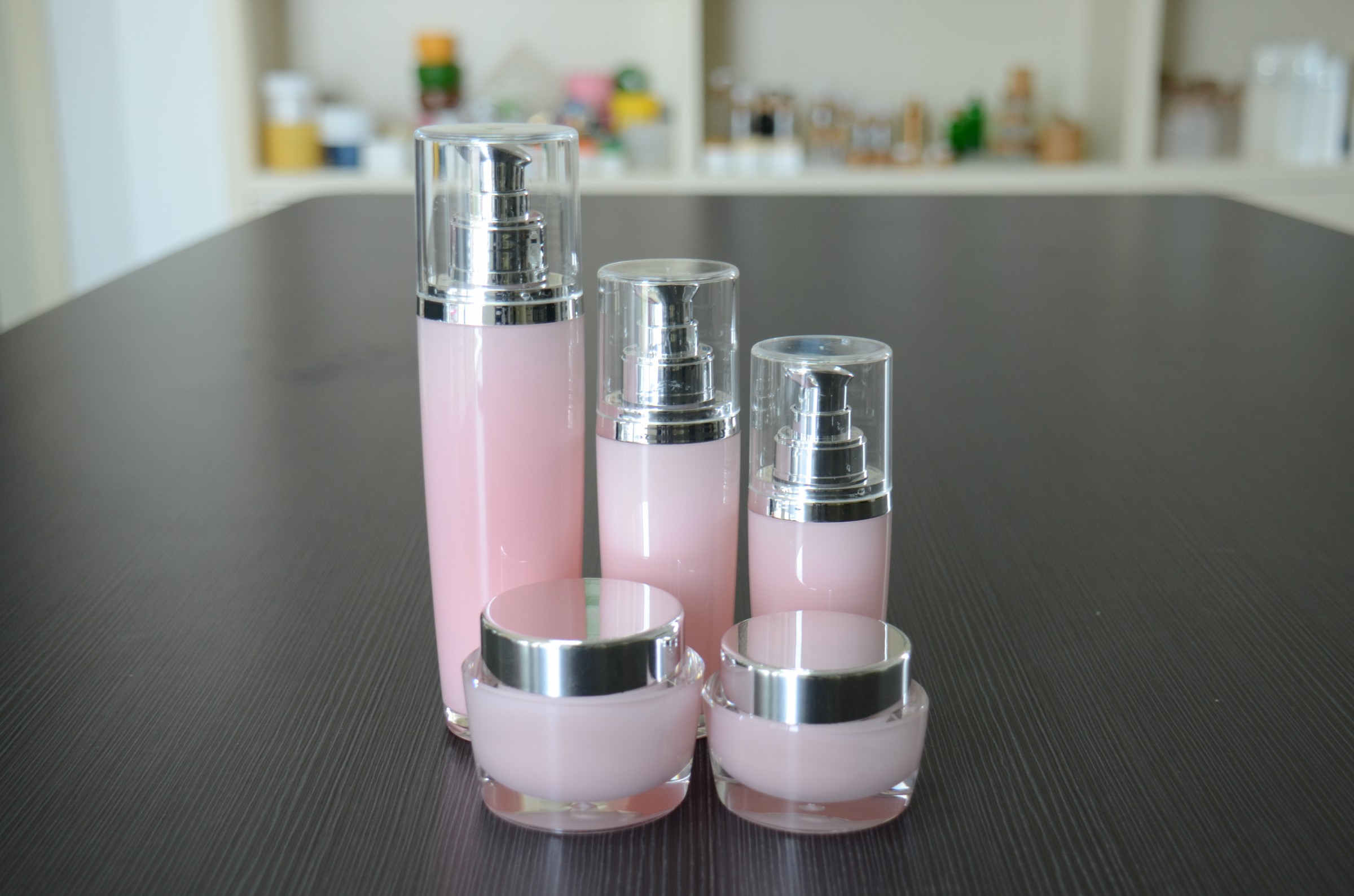 30ml 50ml 100ml unique lotion bottles for cosmetics factoryMaypak