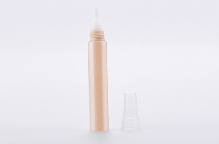 Plastic tube for cosmetics packaging 