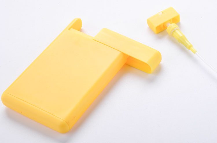 Non spill mini sprayers credit card shape