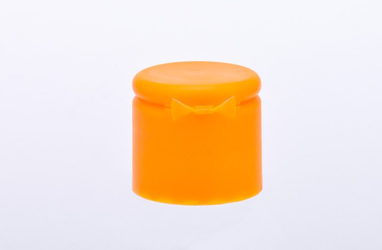 Plastic flip top lid