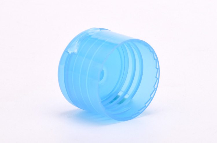 Smooth plastic bottle cap